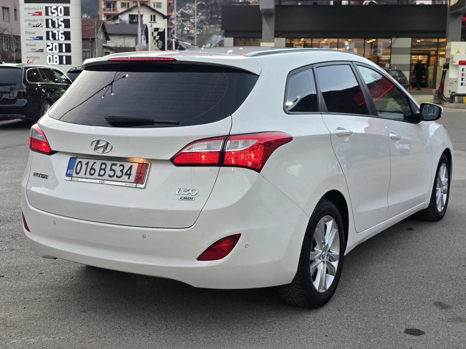 Hyundai I30 Топ състояние внос Италия , снимка 7 - Автомобили и джипове - 54115459