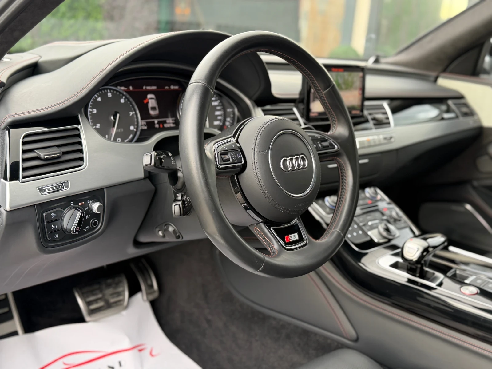 Audi S8 S8-PLUS/B&O/MATRIX/PANO/NAVI/HEADup/СОБСТВЕН ЛИЗИН, снимка 10 - Автомобили и джипове - 54174244