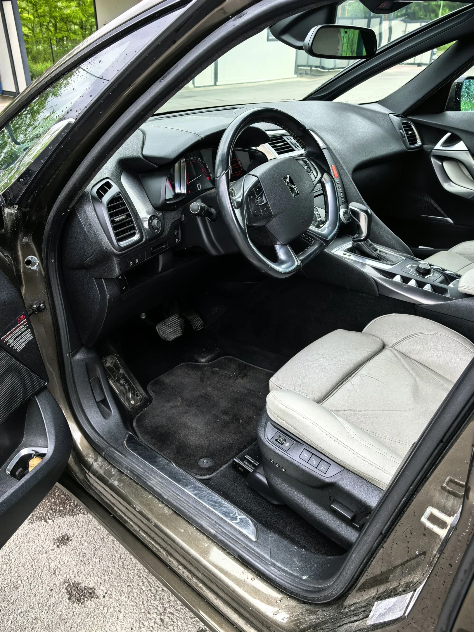 Citroen DS5 2.0 HDI , снимка 11 - Автомобили и джипове - 54592052