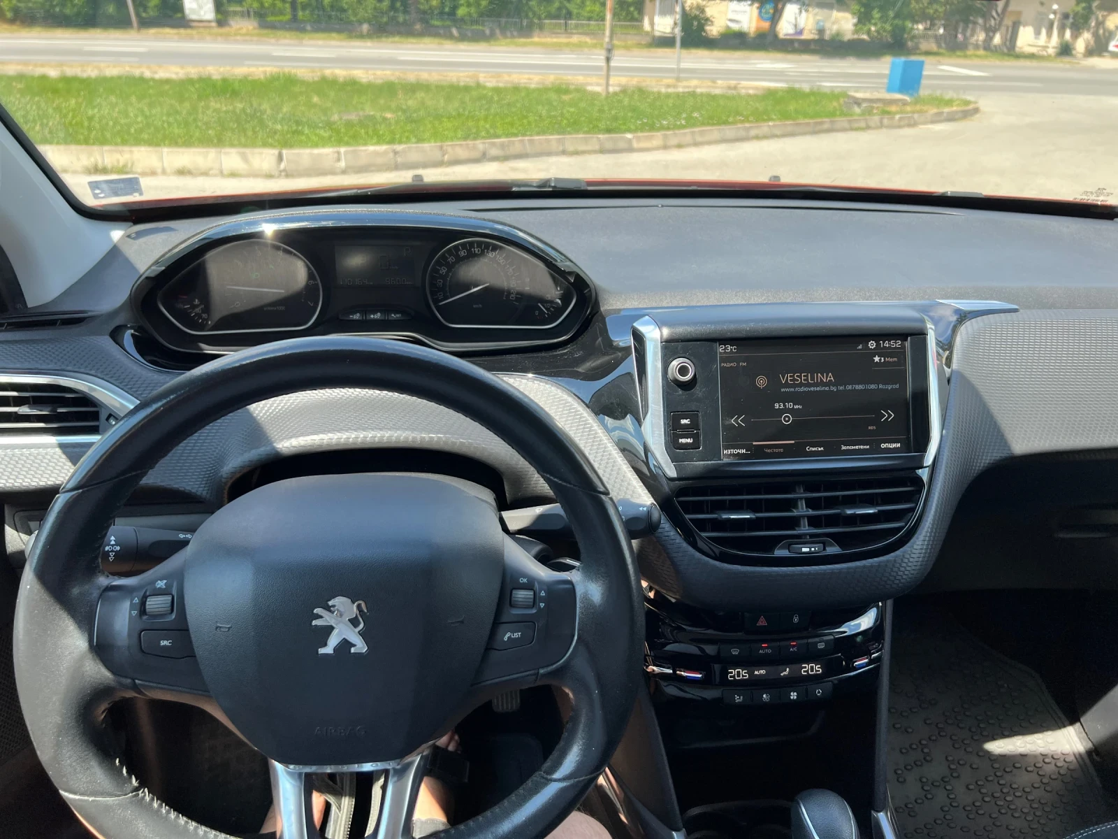 Peugeot 2008 1.2Turbo/Facelift/Automat, снимка 8 - Автомобили и джипове - 55080468