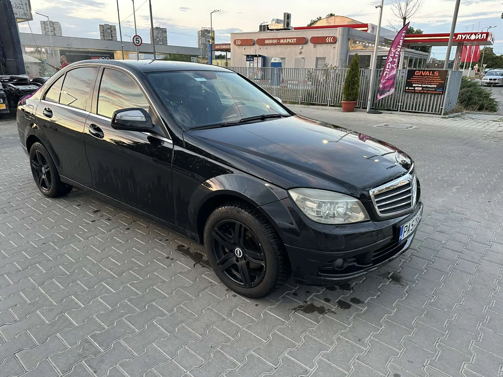 Mercedes-Benz C 200, снимка 5 - Автомобили и джипове - 55193664