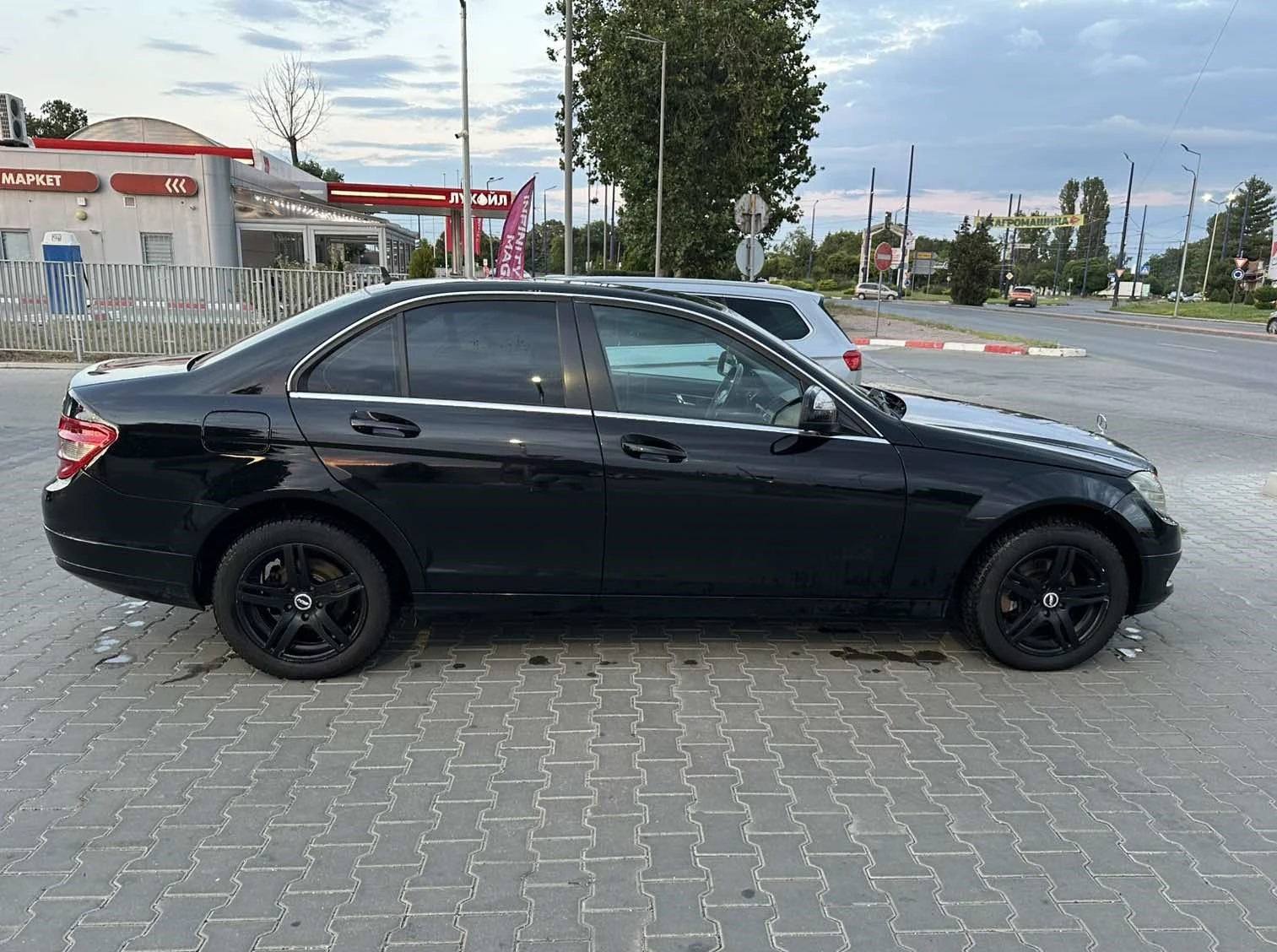 Mercedes-Benz C 200, снимка 4 - Автомобили и джипове - 55193664