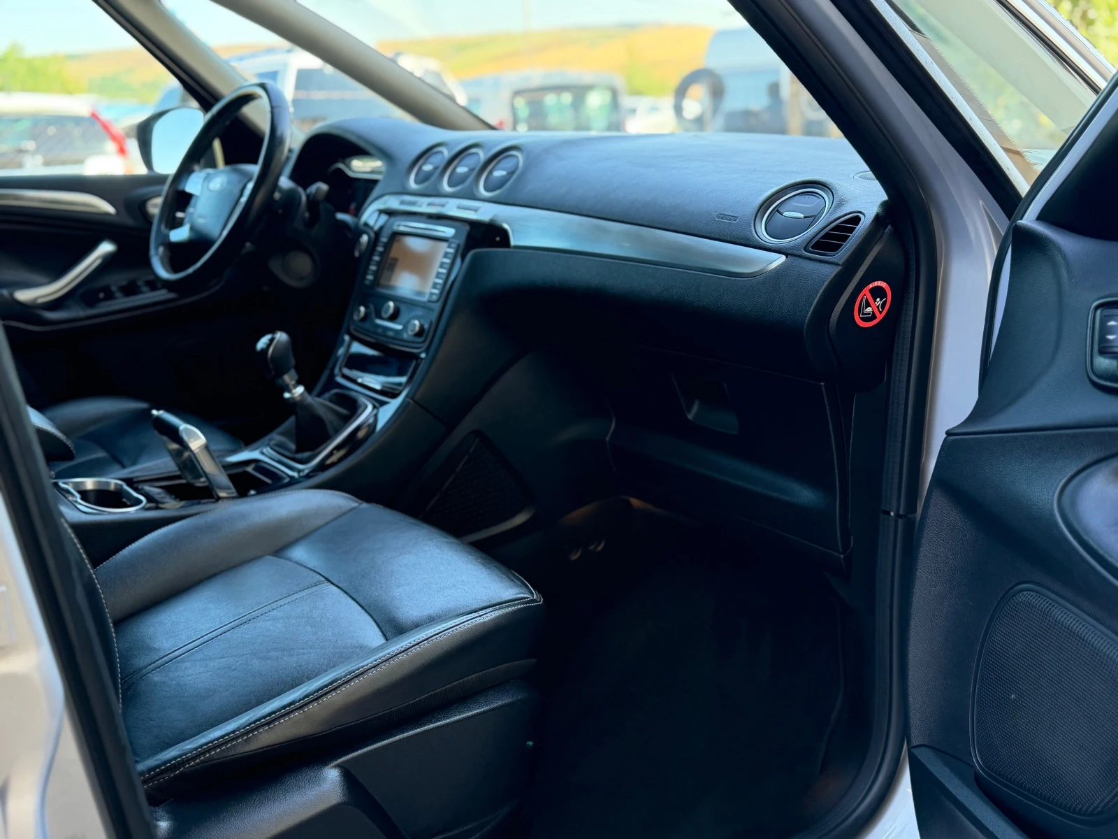 Ford S-Max * TITANIUM* ПАНОРАМА* НАВИГАЦИЯ* КОЖА* EURO 5* , снимка 11 - Автомобили и джипове - 55241288