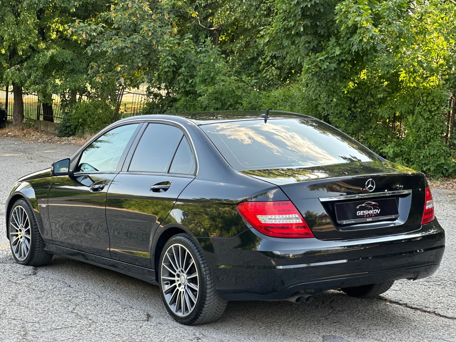 Mercedes-Benz C 220 CAR PLAY/XENON/7g-Tronik, снимка 4 - Автомобили и джипове - 55386693