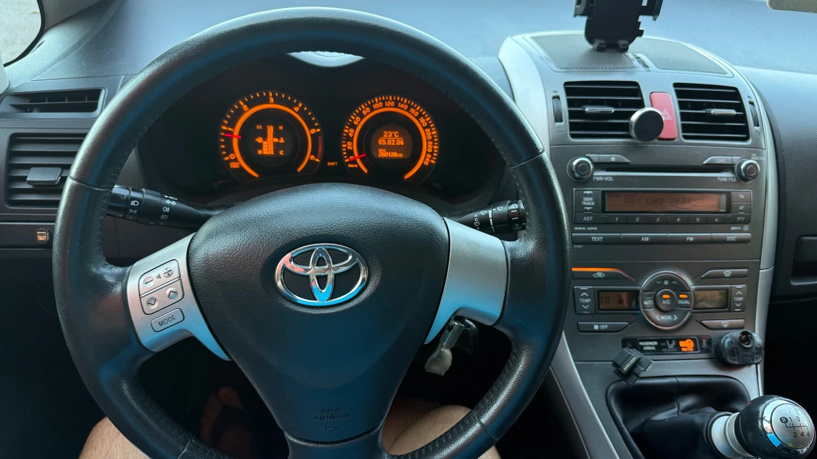 Toyota Auris 2.0 D-4D, снимка 10 - Автомобили и джипове - 55582785