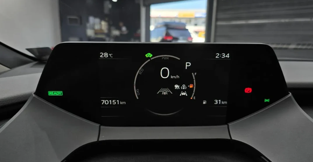 Toyota Prius XLE 2.0 Бензин, снимка 5 - Автомобили и джипове - 55722953