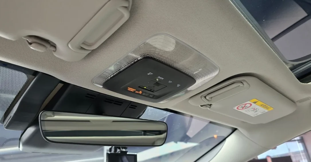 Toyota Prius XLE 2.0 Бензин, снимка 11 - Автомобили и джипове - 55722953
