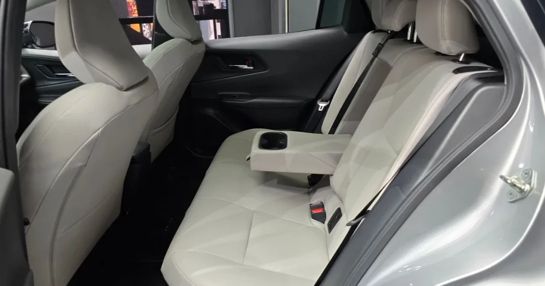 Toyota Prius XLE 2.0 Бензин, снимка 10 - Автомобили и джипове - 55722953