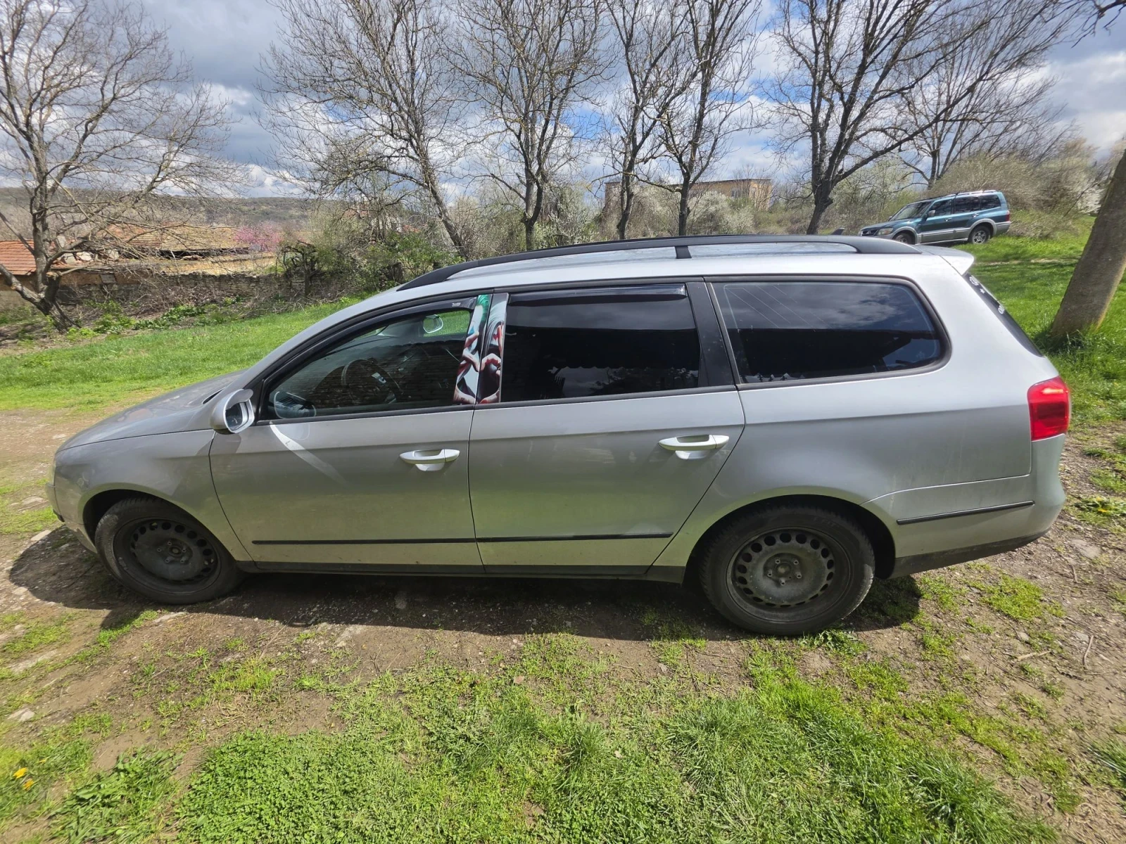 VW Passat 1.9 TDI, снимка 4 - Автомобили и джипове - 55737775