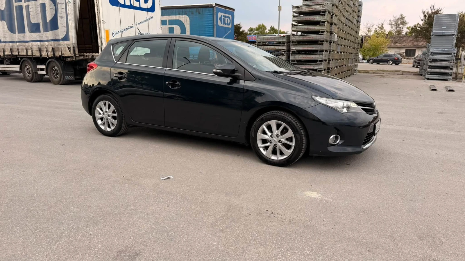 Toyota Auris 1.6 БЕНЗИН 175000км, снимка 3 - Автомобили и джипове - 56167269
