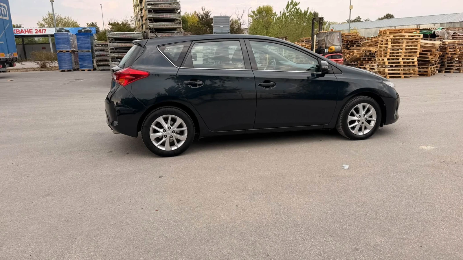 Toyota Auris 1.6 БЕНЗИН 175000км, снимка 5 - Автомобили и джипове - 56167269