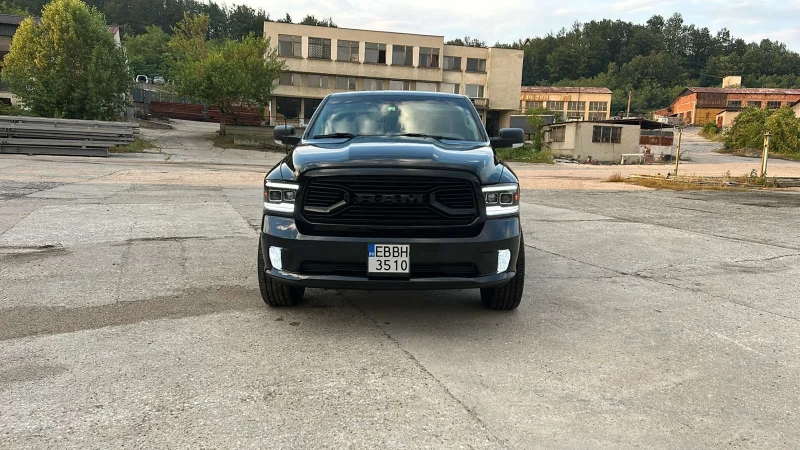 Dodge RAM 1500, снимка 2 - Автомобили и джипове - 47259455