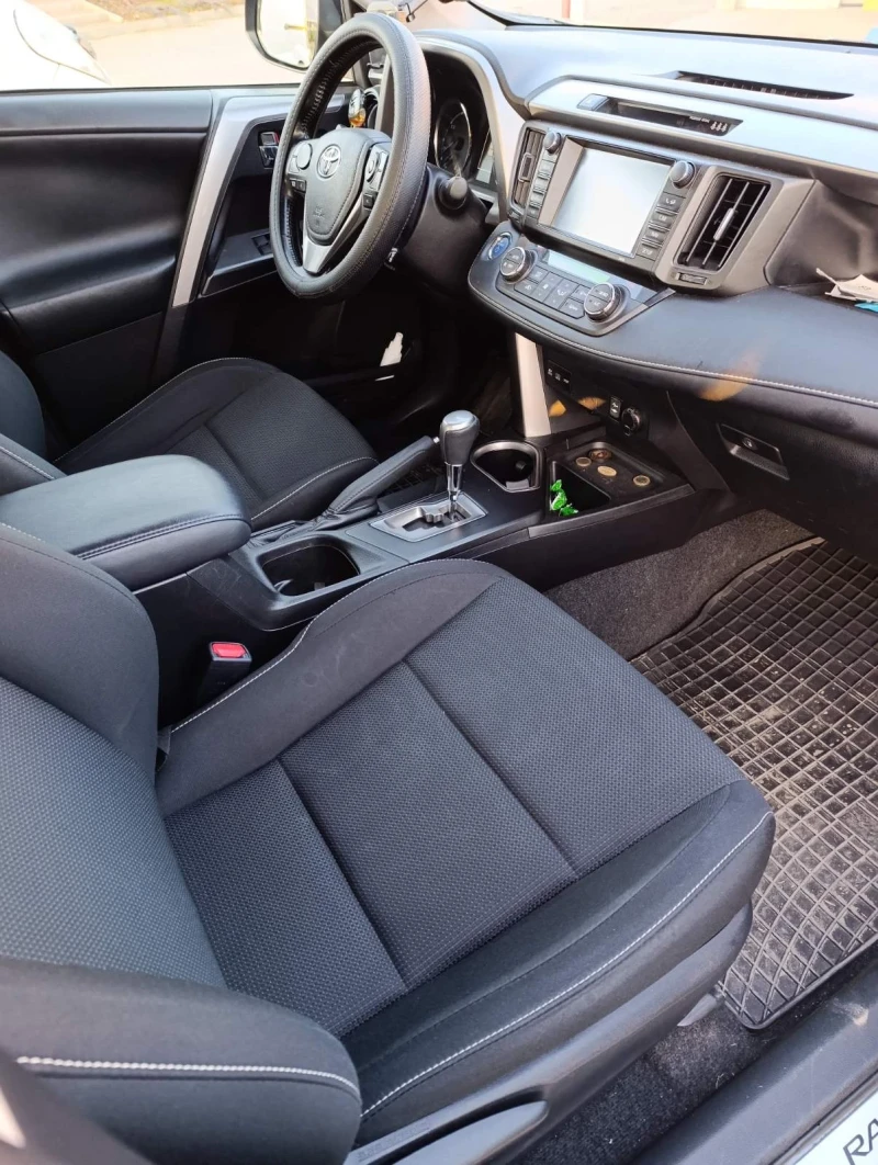 Toyota Rav4 2.5 хибрид, снимка 8 - Автомобили и джипове - 51161758