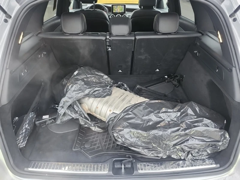 Mercedes-Benz GLC * AMG 63 S * CARFAX * БЕЗ ПЪРВОНАЧАЛНА ВНОСКА, снимка 11 - Автомобили и джипове - 52951892