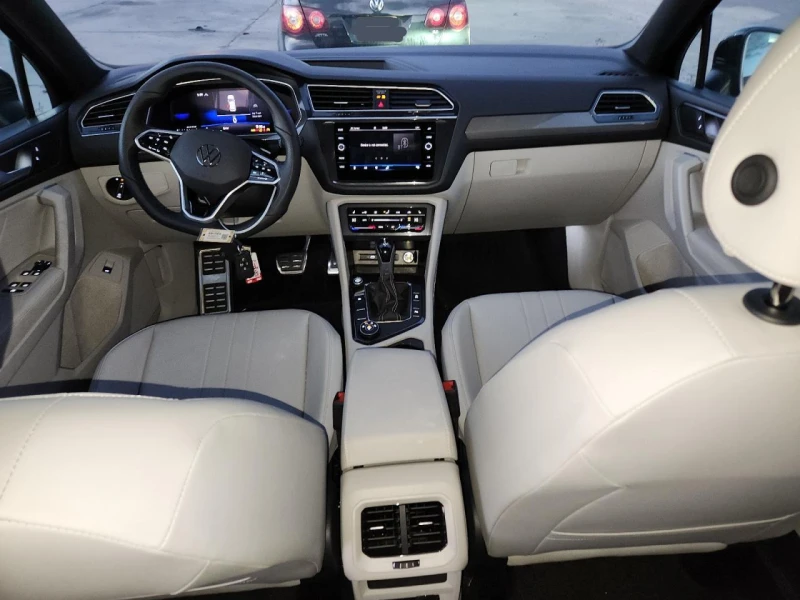 VW Tiguan 2.0T SE R-Line Black 4MOTION, снимка 8 - Автомобили и джипове - 53278180