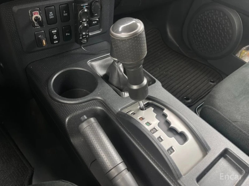 Toyota Fj cruiser, снимка 8 - Автомобили и джипове - 53308695