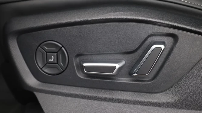 Audi Q7 50 TDI Quattro S-line = NEW = 7 Seats Гаранция - изображение 6