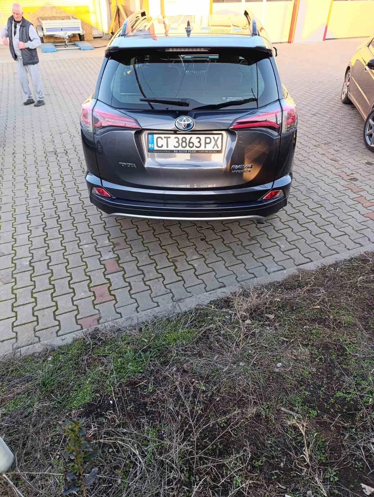 Toyota Rav4 2.5 хибрид - изображение 4