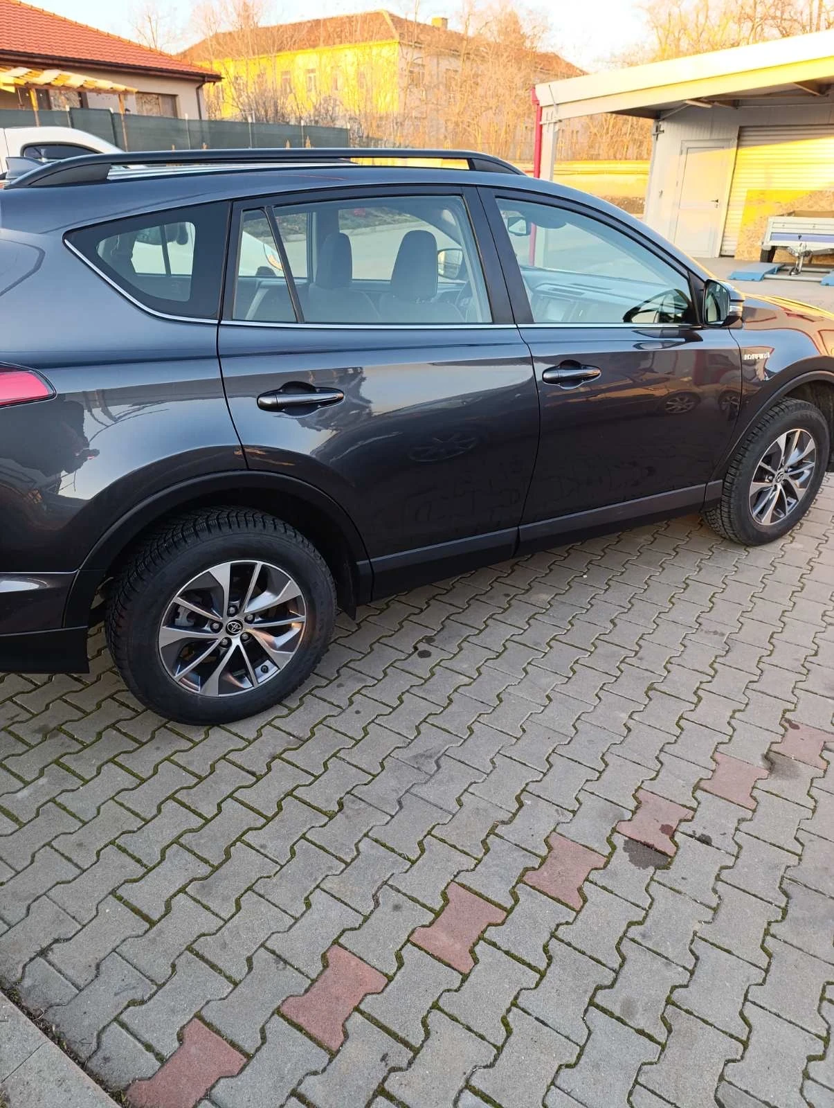 Toyota Rav4 2.5 хибрид - изображение 5