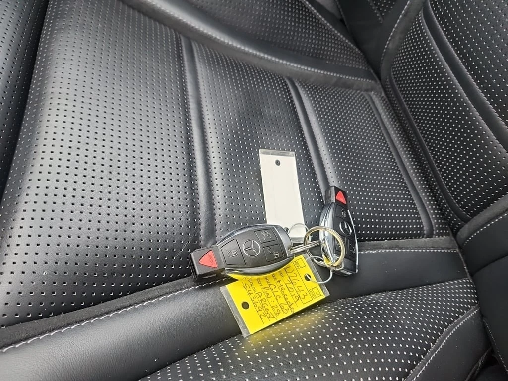 Mercedes-Benz GLC * AMG 63 S * CARFAX * БЕЗ ПЪРВОНАЧАЛНА ВНОСКА - изображение 9