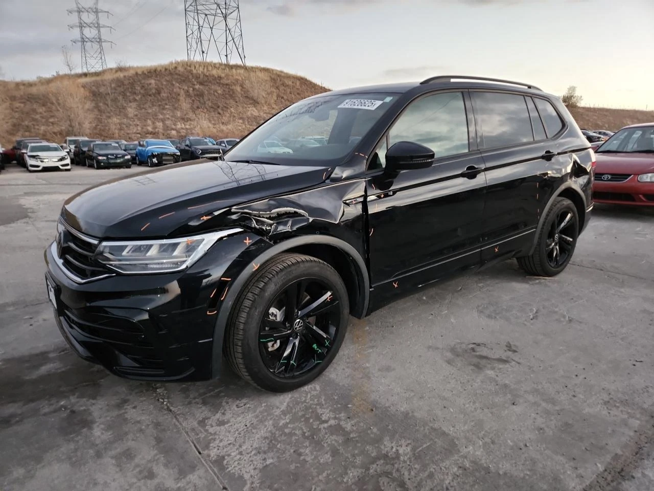 VW Tiguan 2.0T SE R-Line Black 4MOTION - изображение 2