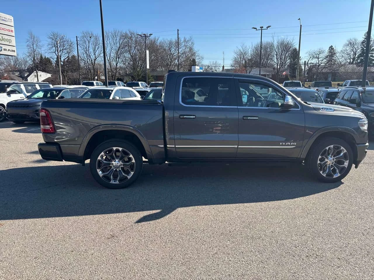 Dodge RAM 1500  Limited /ВЪЗДУХ/HARMAN KARDON / ОБДУХВАНЕ , снимка 3 - Автомобили и джипове - 54015097