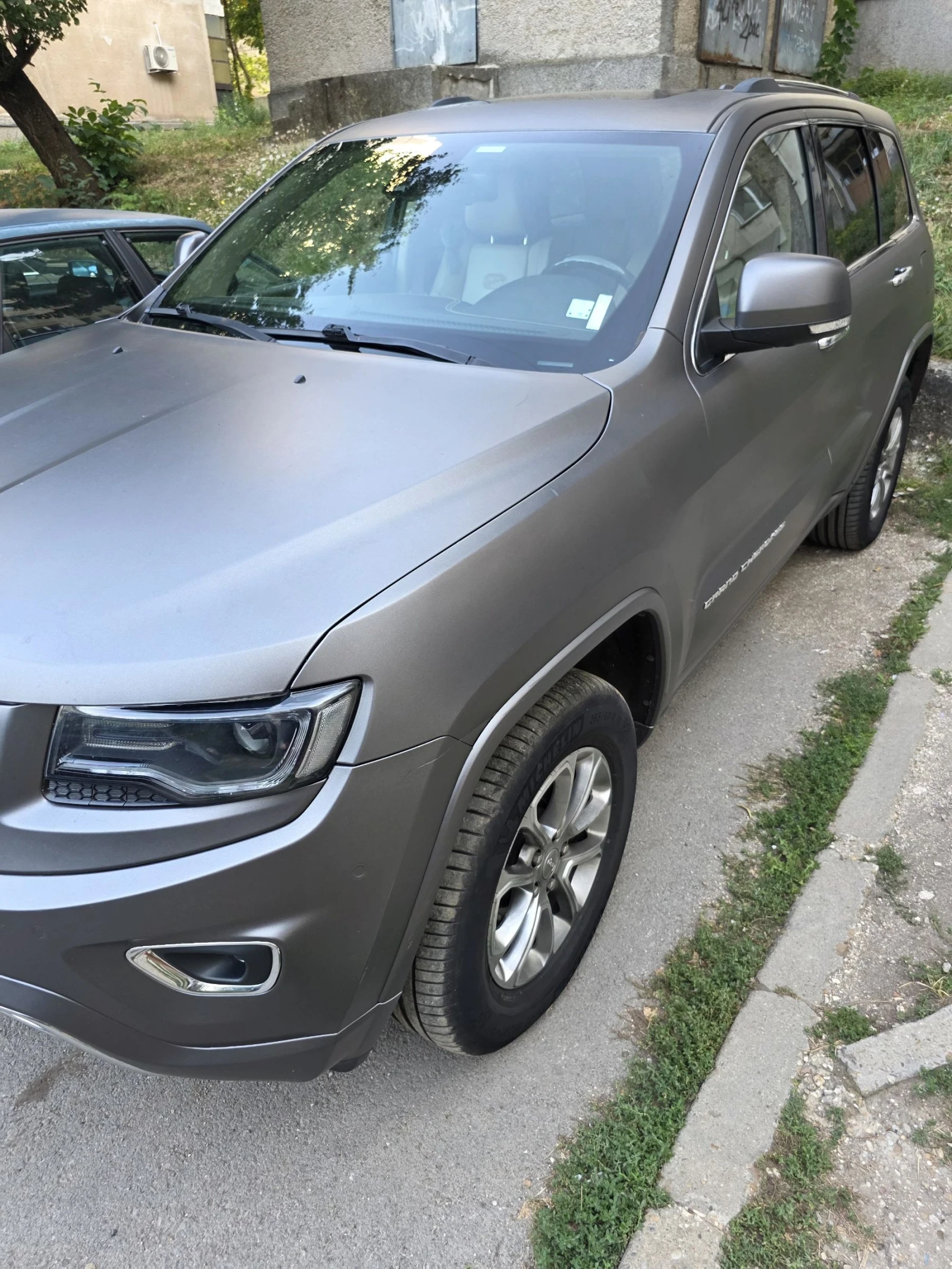 Jeep Grand cherokee OVERLAND , снимка 3 - Автомобили и джипове - 54068350