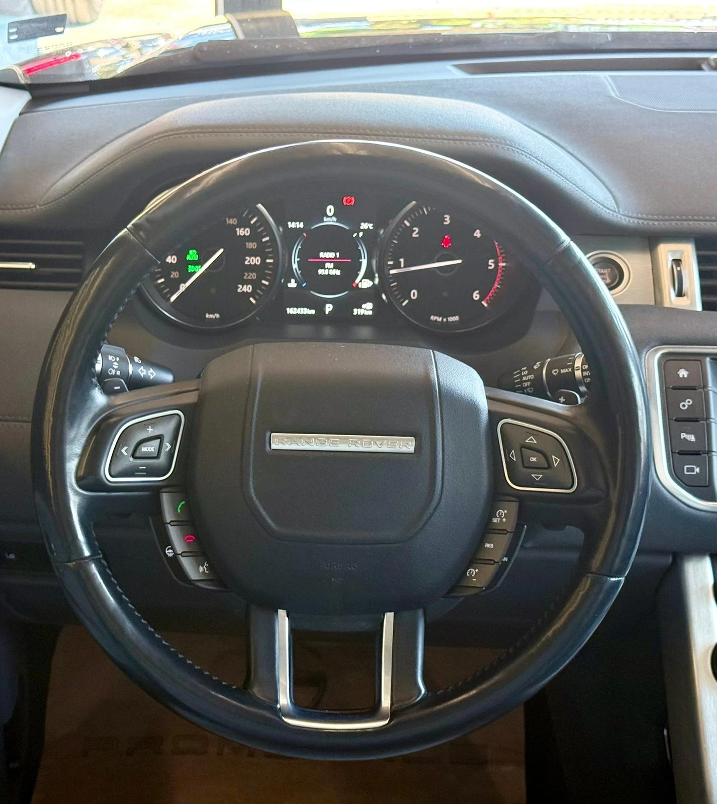 Land Rover Evoque 4x4* Подгрев* Carplay* Лизинг , снимка 10 - Автомобили и джипове - 55060441