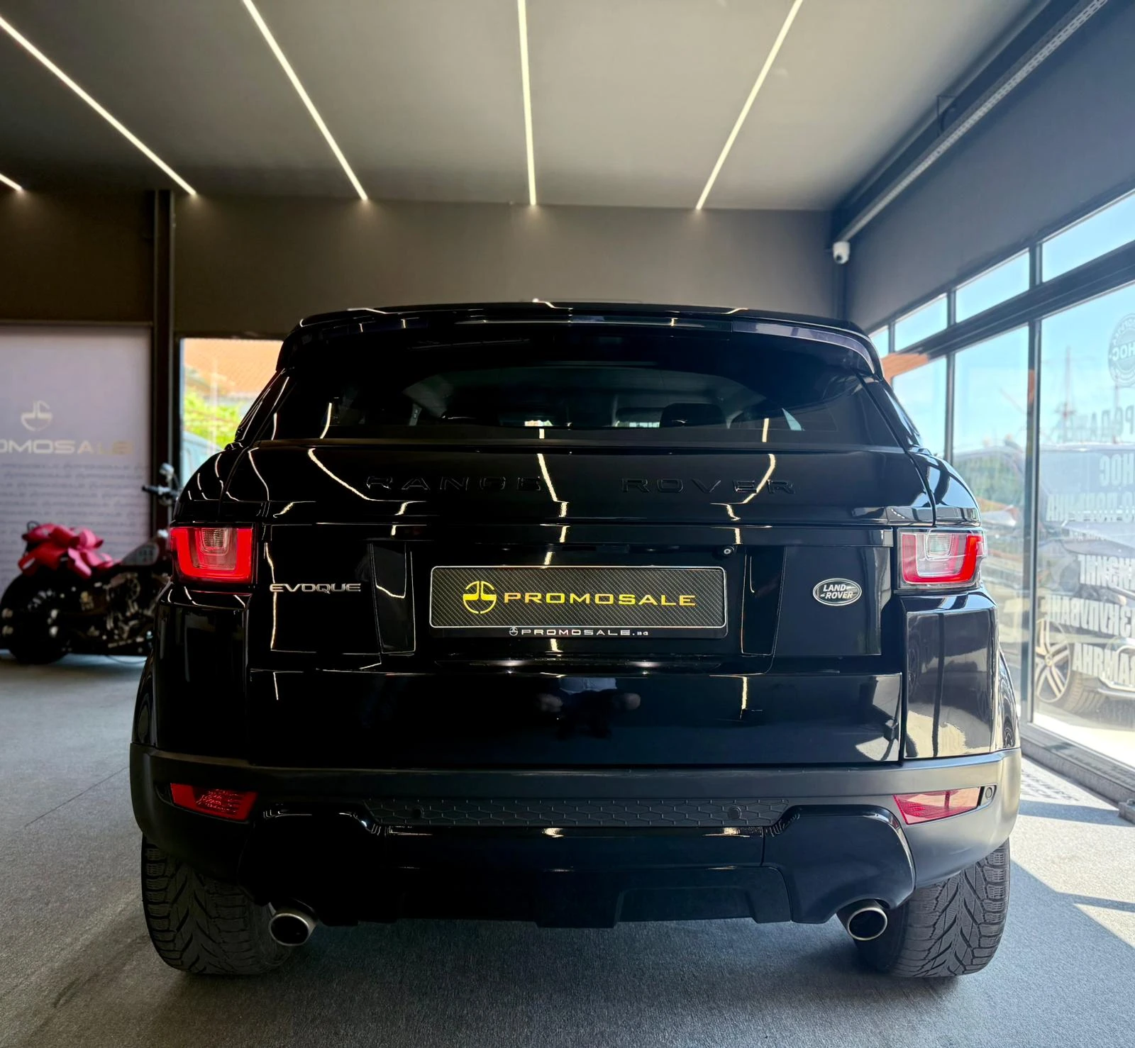 Land Rover Evoque 4x4* Подгрев* Carplay* Лизинг , снимка 5 - Автомобили и джипове - 55060441