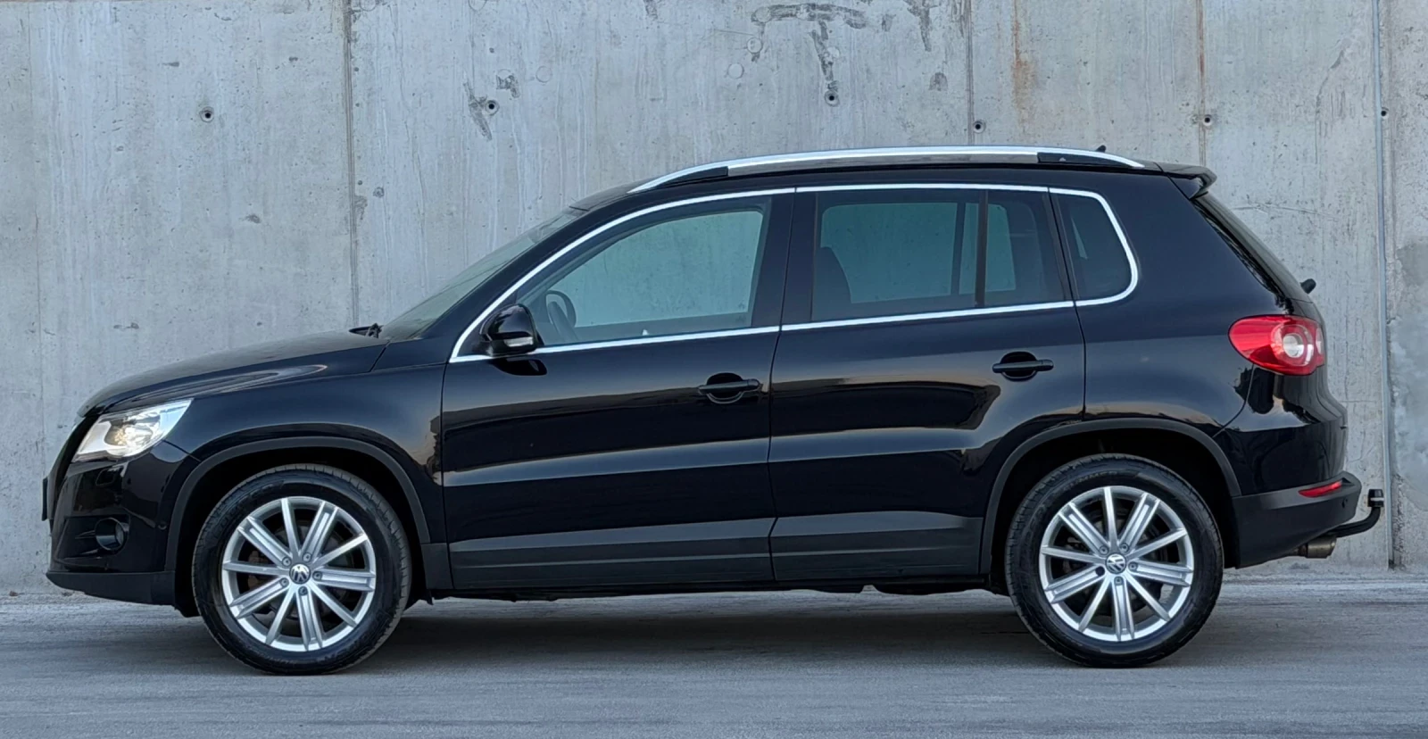 VW Tiguan 2.0TDi 140 * 4-Motion* * Камера* * Ксенон* , снимка 7 - Автомобили и джипове - 55245409
