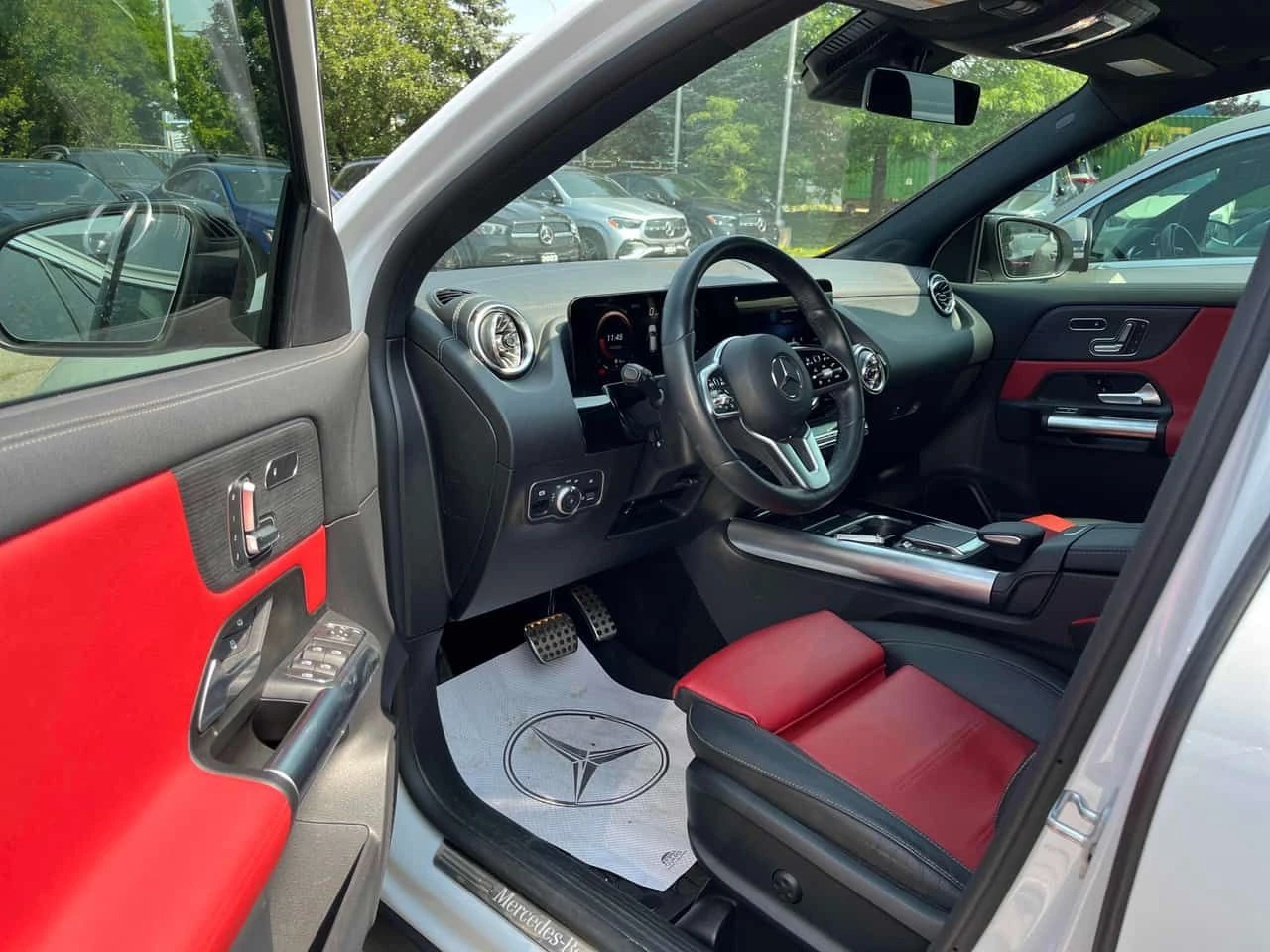 Mercedes-Benz GLA 250 * CARFAX * ОПЦИЯ ЗА ФИНАНСИРАНЕ , снимка 5 - Автомобили и джипове - 55328779