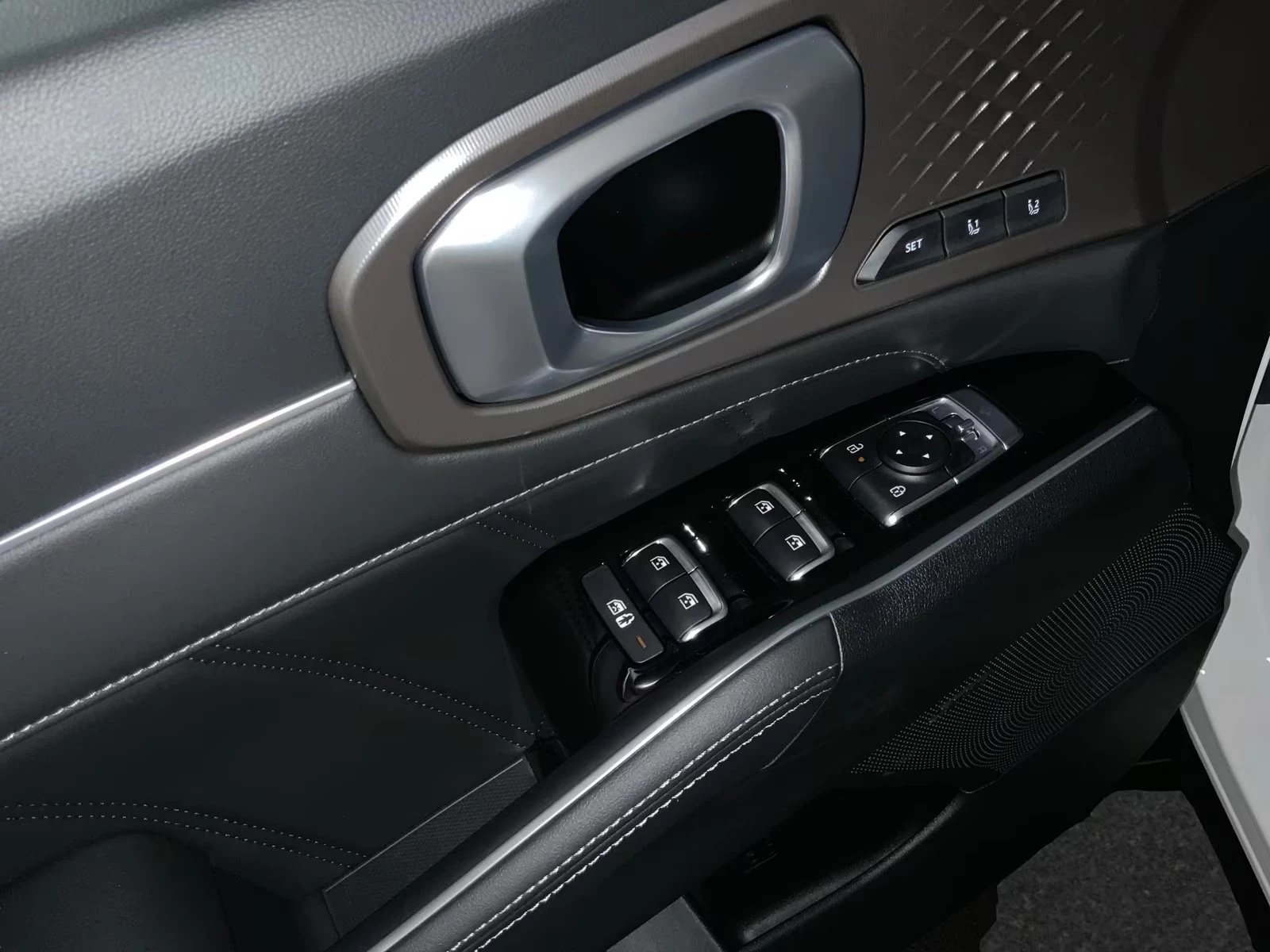 Kia Sorento PHEV/252HP/PLUG&RIDE/PANO/HUD/360/MEMO/NAVI/602q, снимка 13 - Автомобили и джипове - 55689946