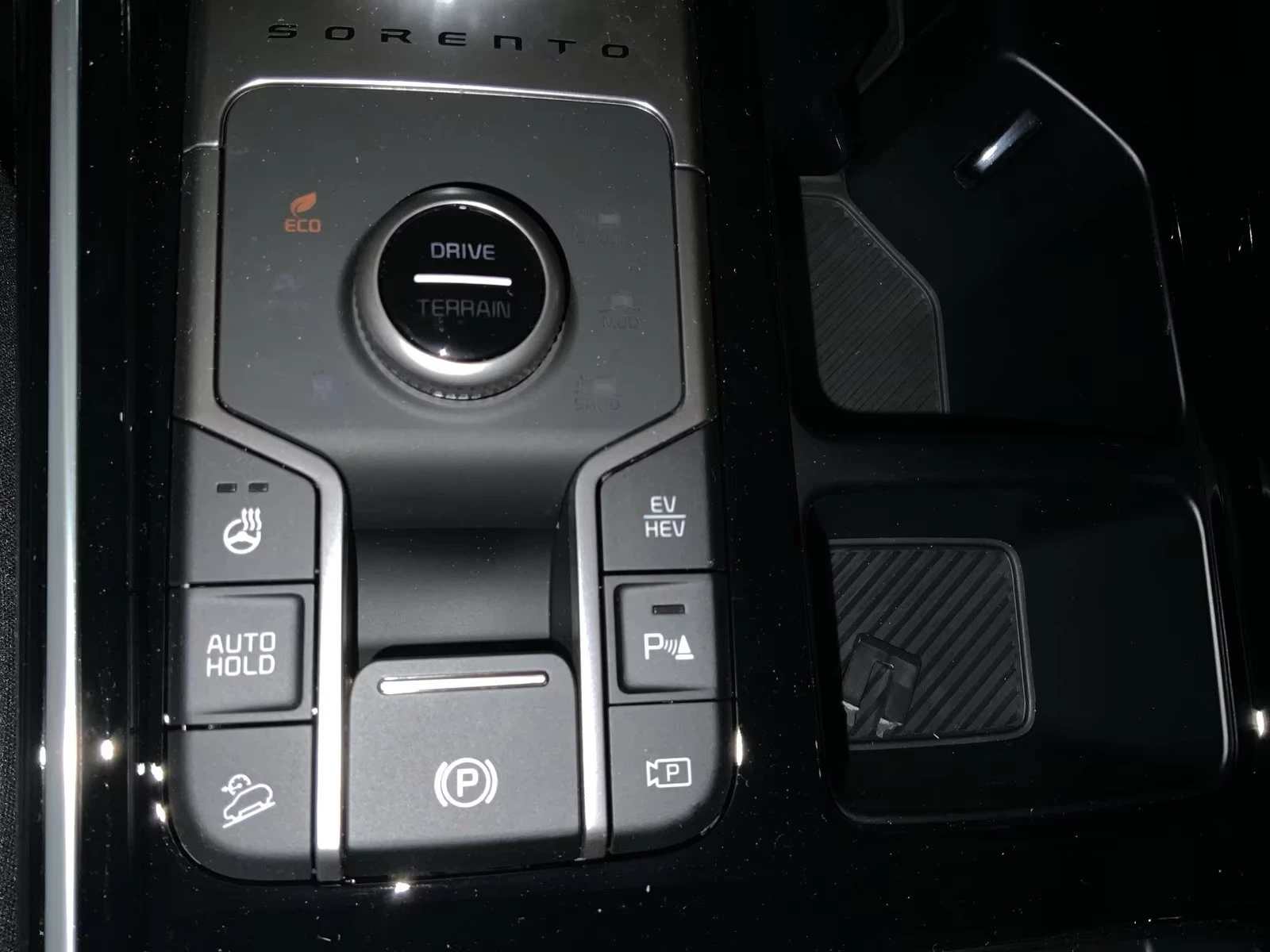 Kia Sorento PHEV/252HP/PLUG&RIDE/PANO/HUD/360/MEMO/NAVI/602q, снимка 12 - Автомобили и джипове - 55689946