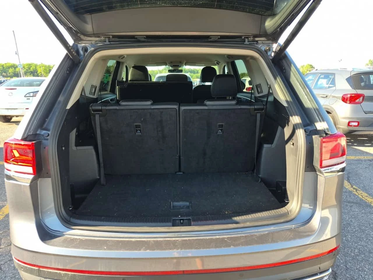 VW Atlas * COMFORTLINE * CARFAX * , снимка 13 - Автомобили и джипове - 55693644