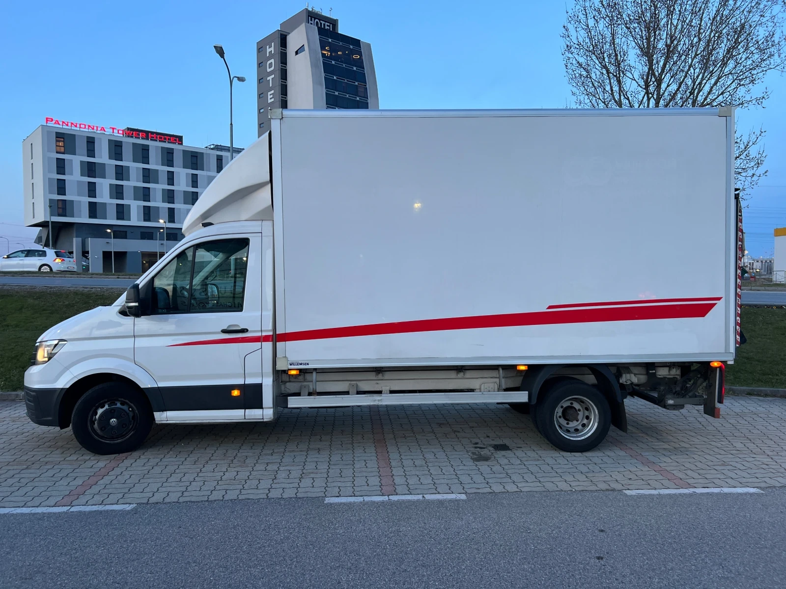 VW Crafter, снимка 2 - Бусове и автобуси - 53786875