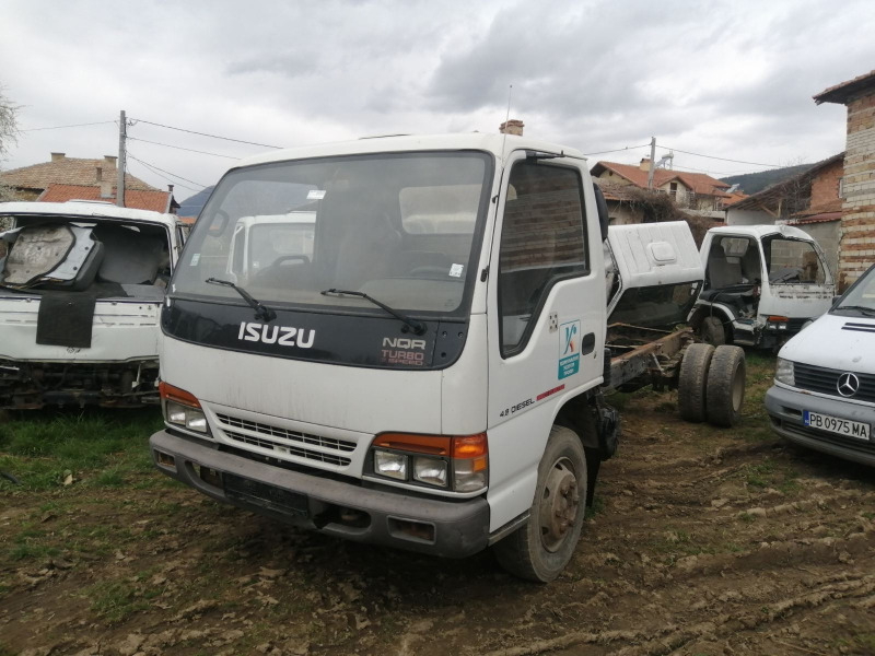 Isuzu Nqr  На части, снимка 1 - Камиони - 38519141