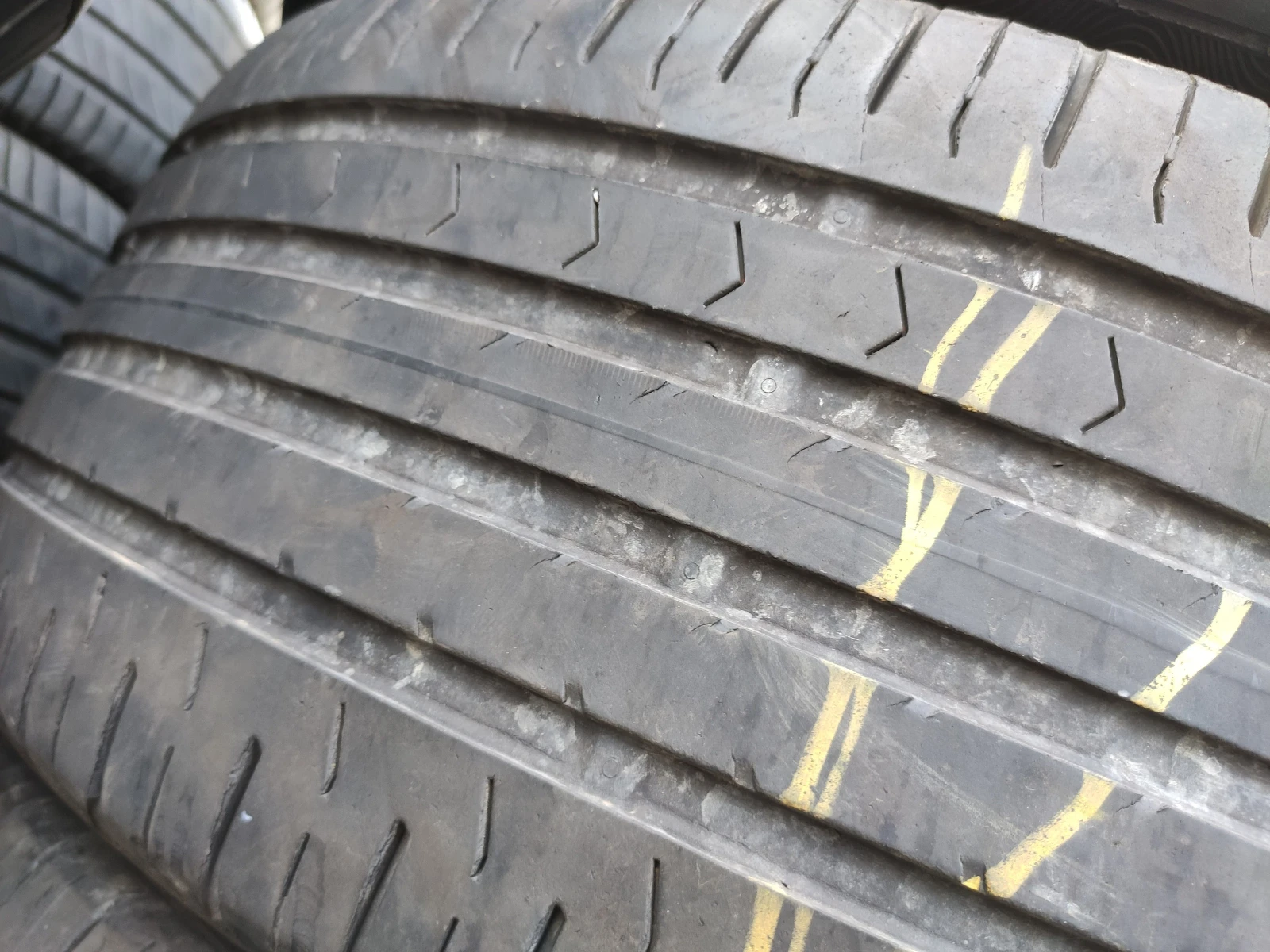 Гуми Летни 255/55R17, снимка 2 - Гуми и джанти - 55272473