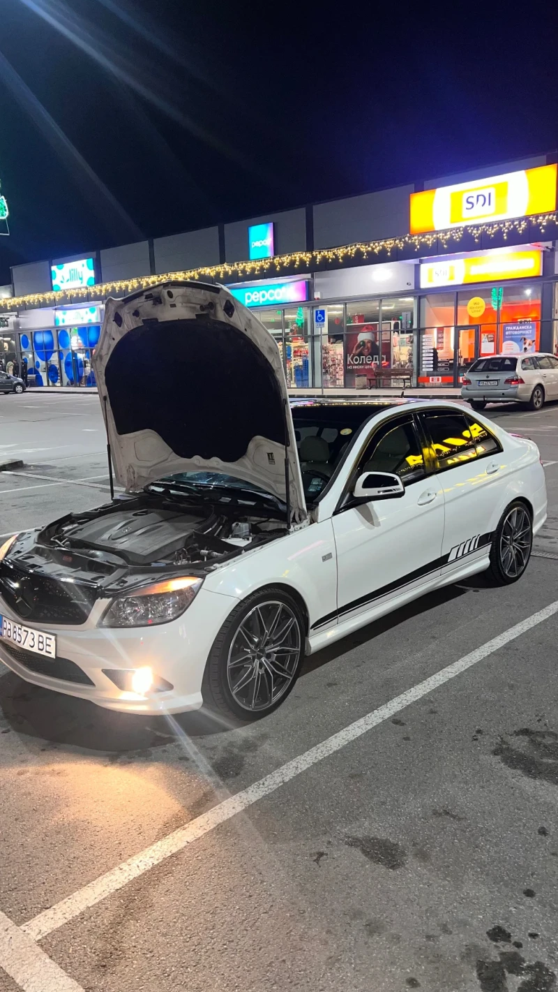 Mercedes-Benz C 200 C63 AMG пакет, снимка 6 - Автомобили и джипове - 48274722