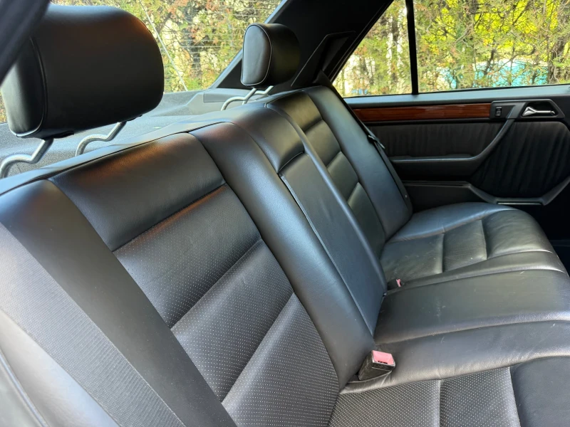 Mercedes-Benz 124 E 320, снимка 14 - Автомобили и джипове - 52511160