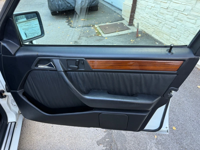 Mercedes-Benz 124 E 320, снимка 8 - Автомобили и джипове - 52511160