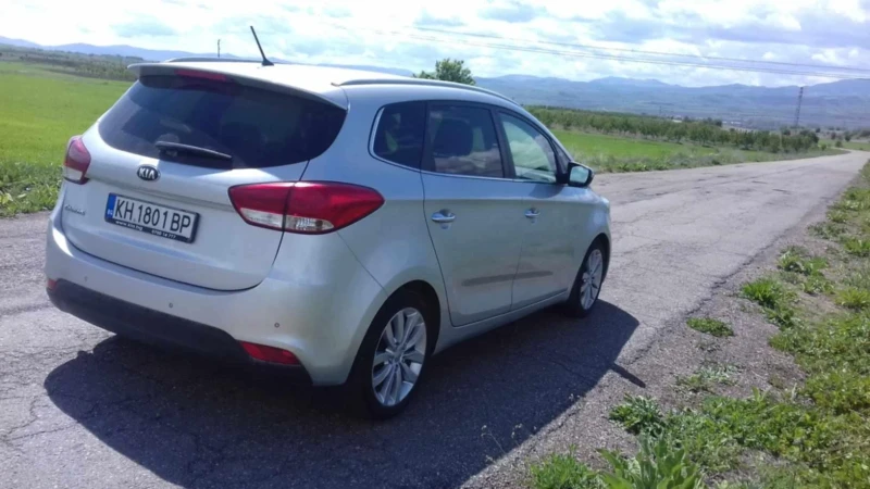 Kia Carens, снимка 4 - Автомобили и джипове - 52228457