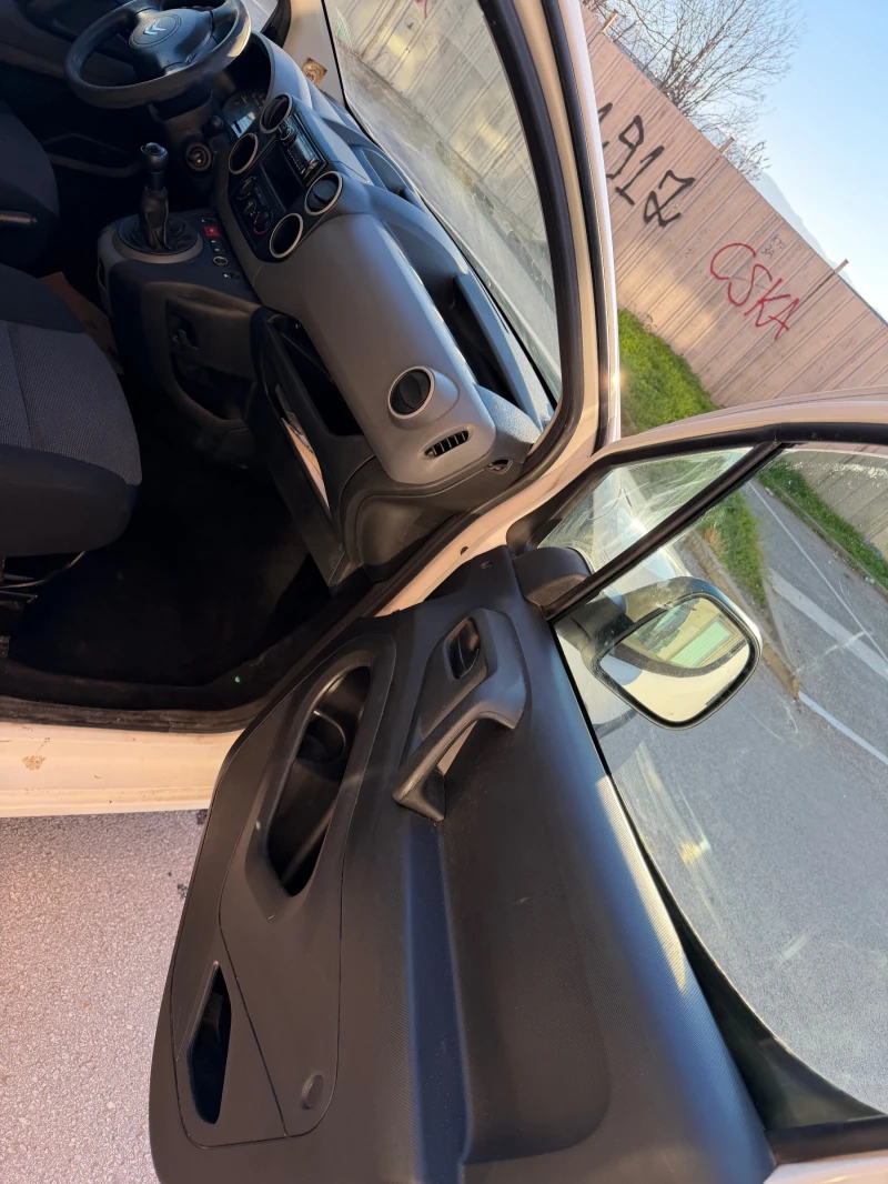 Citroen Berlingo Товарен, снимка 6 - Автомобили и джипове - 52795942