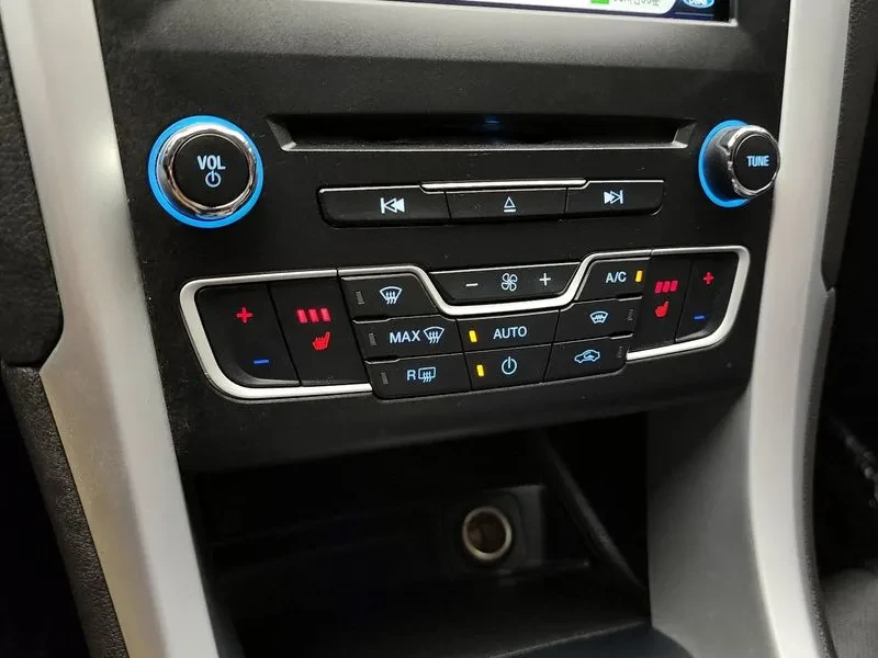 Ford Mondeo, снимка 16 - Автомобили и джипове - 52837655