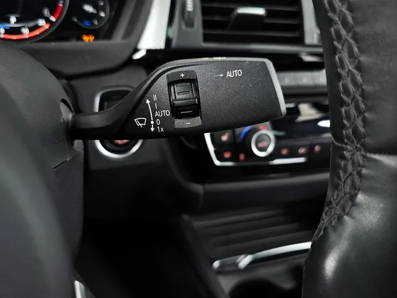 BMW 320 M Sports Premium, снимка 14 - Автомобили и джипове - 55141725