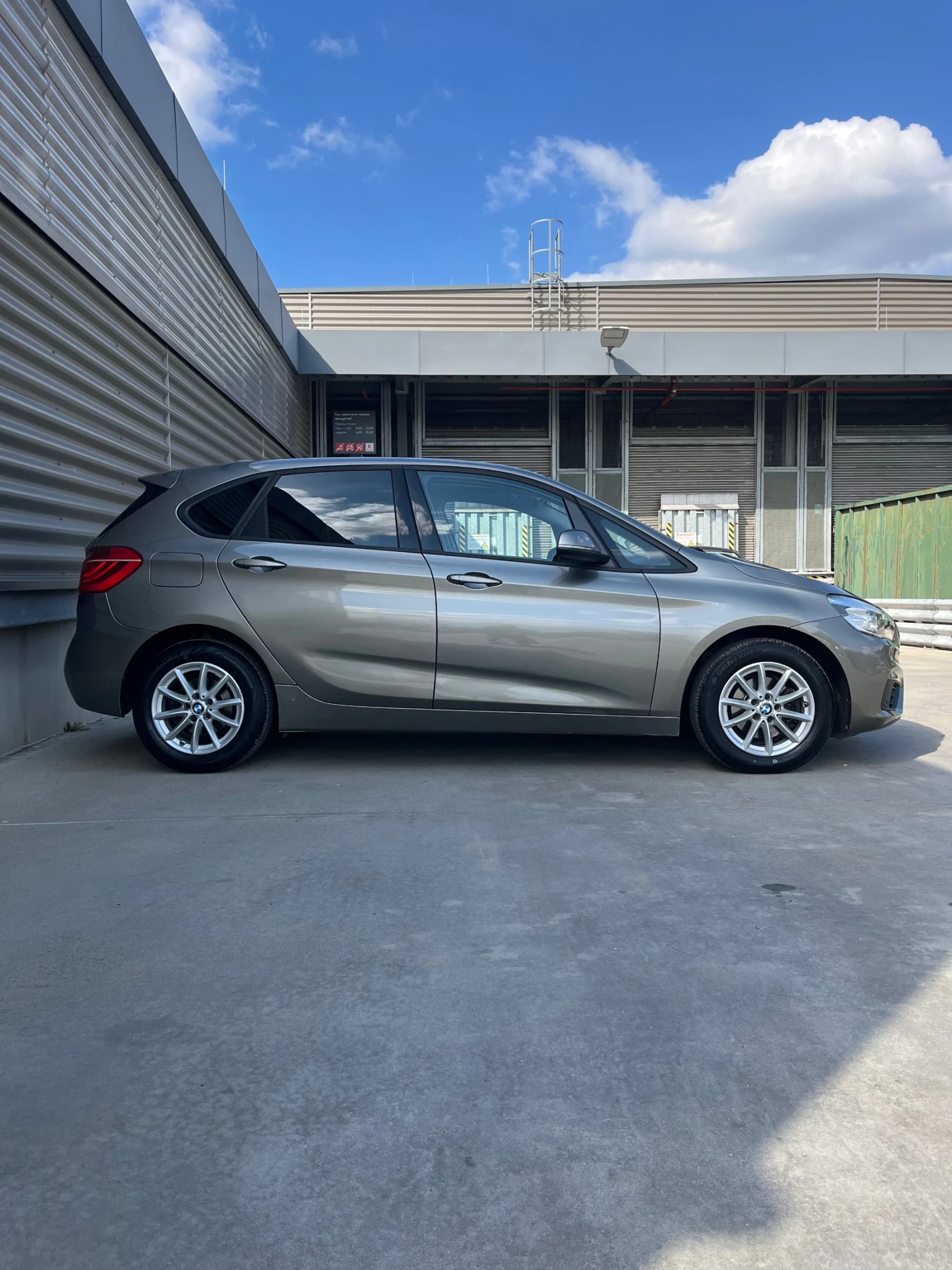BMW 218  - изображение 6