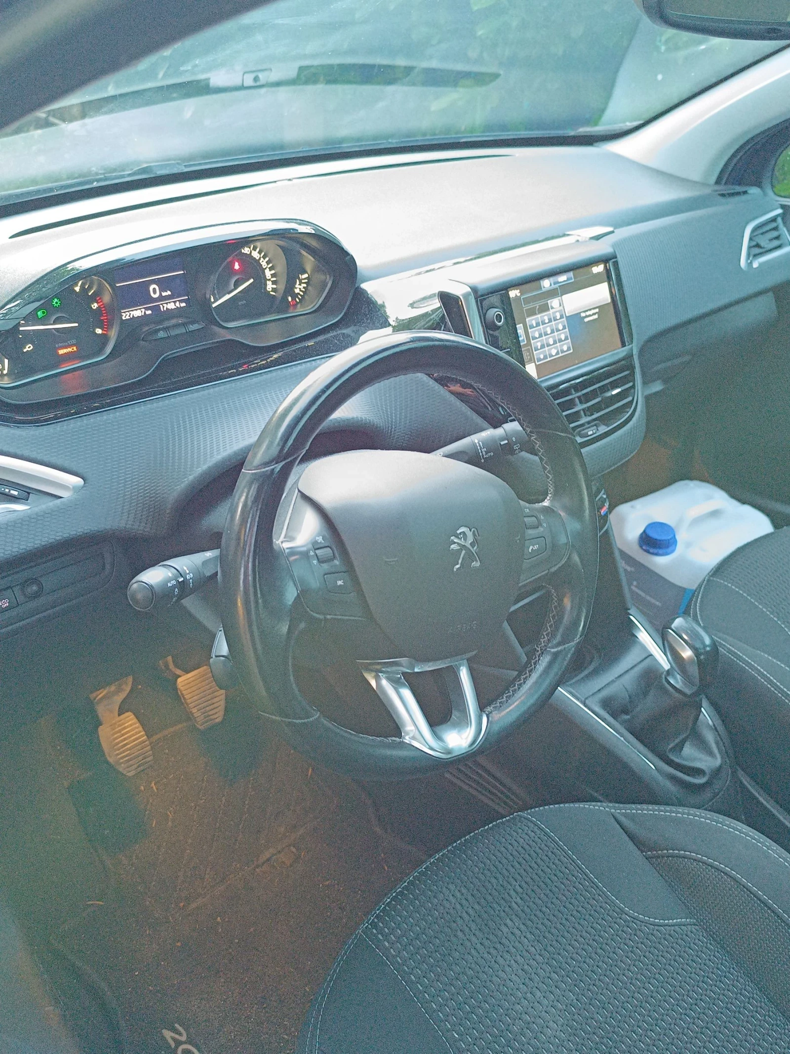 Peugeot 208 1.6 HDI - изображение 2