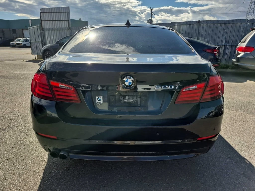 BMW 528 * 528i xDrive * CARFAX * БЕЗ ПЪРВОНАЧАЛНА ВНОСКА - изображение 4