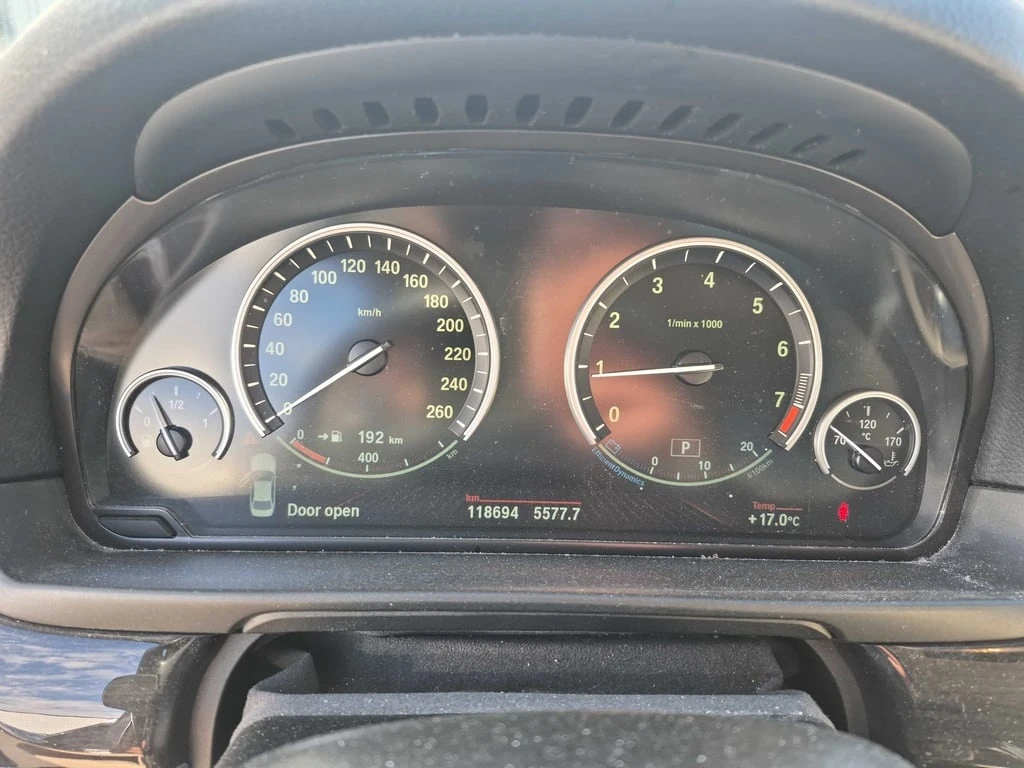 BMW 528 * 528i xDrive * CARFAX * БЕЗ ПЪРВОНАЧАЛНА ВНОСКА - изображение 8