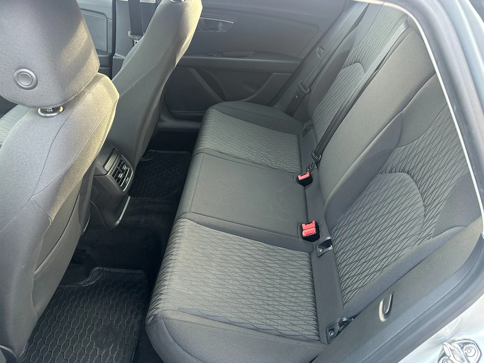 Seat Leon 1.6TDI-105k.s-FULL LED-EURO5B-KLIMATRONIK-PDC-2014 | Mobile.bg   12