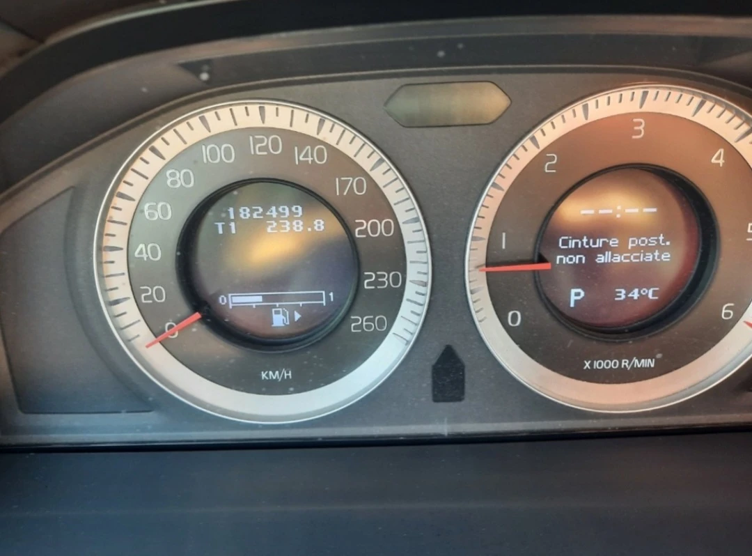 Volvo Xc70 2.4 D5 Италия  - изображение 10